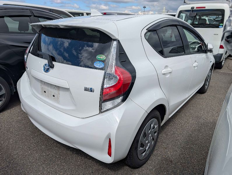  31208  TOYOTA AQUA  2018  