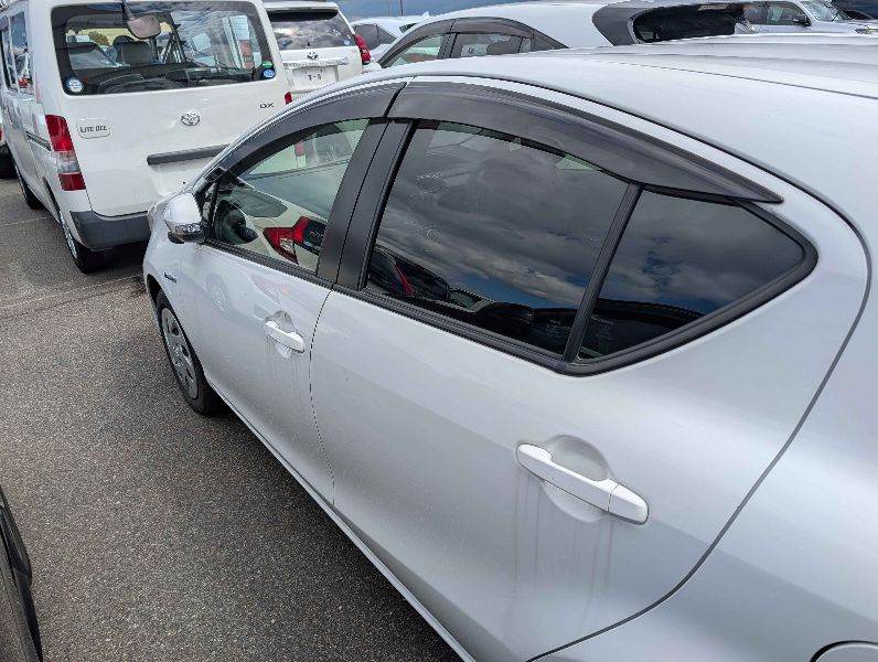  31208  TOYOTA AQUA  2018  