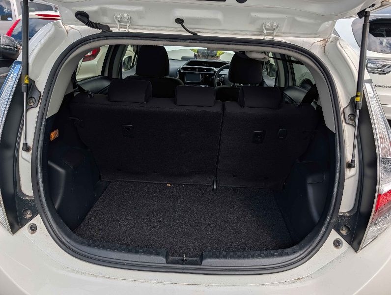  31208  TOYOTA AQUA  2018  