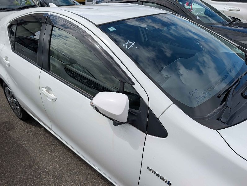  31208  TOYOTA AQUA  2018  