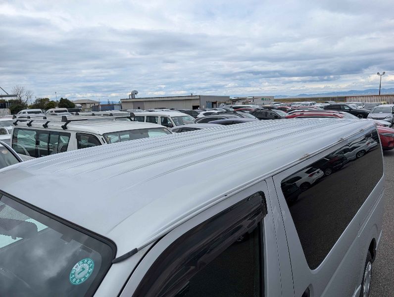  31209  TOYOTA HIACE  2017  