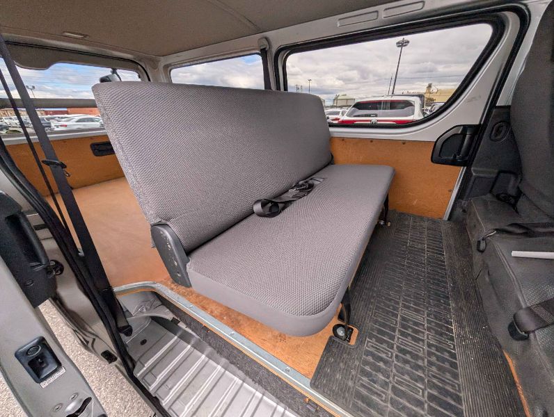  31209  TOYOTA HIACE  2017  