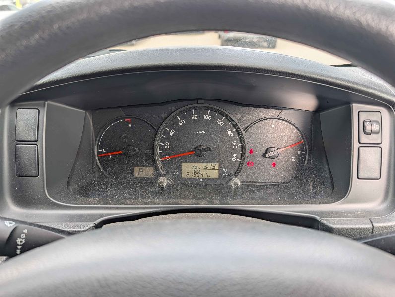  31210  TOYOTA HIACE  2017  