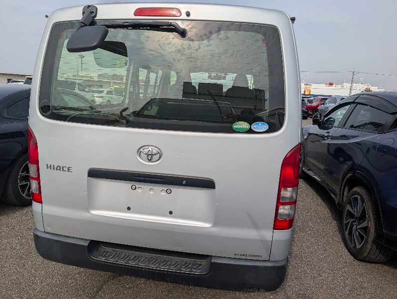  31210  TOYOTA HIACE  2017  