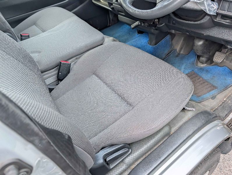  31210  TOYOTA HIACE  2017  