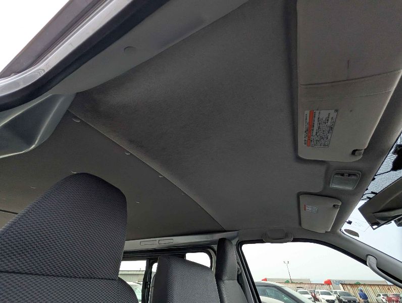  31210  TOYOTA HIACE  2017  