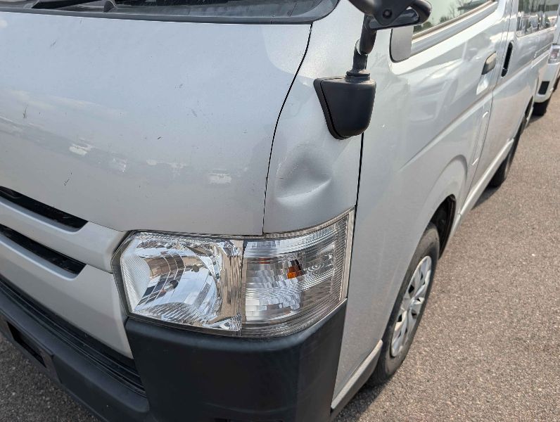  31210  TOYOTA HIACE  2017  