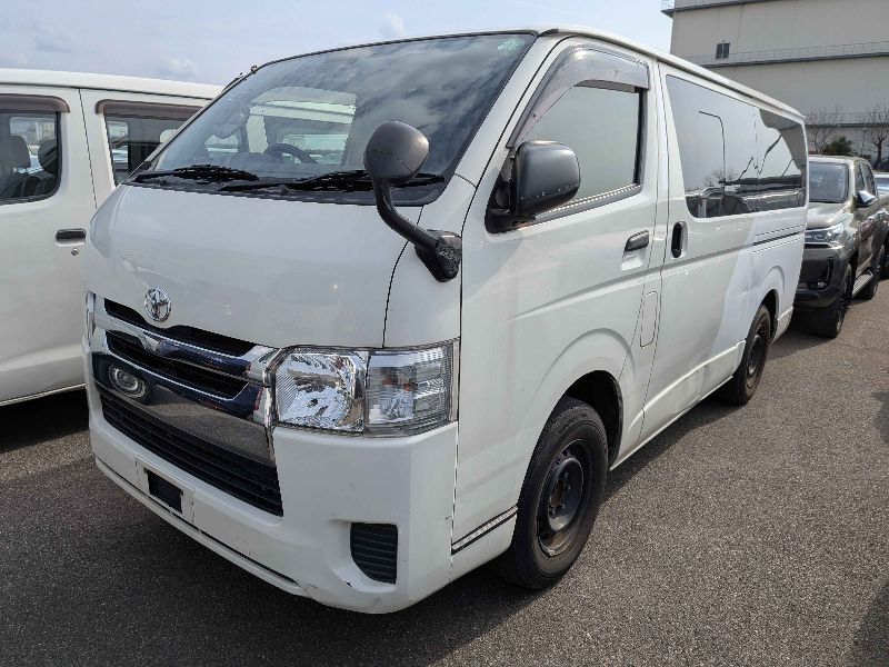  31211  TOYOTA HIACE  2017  