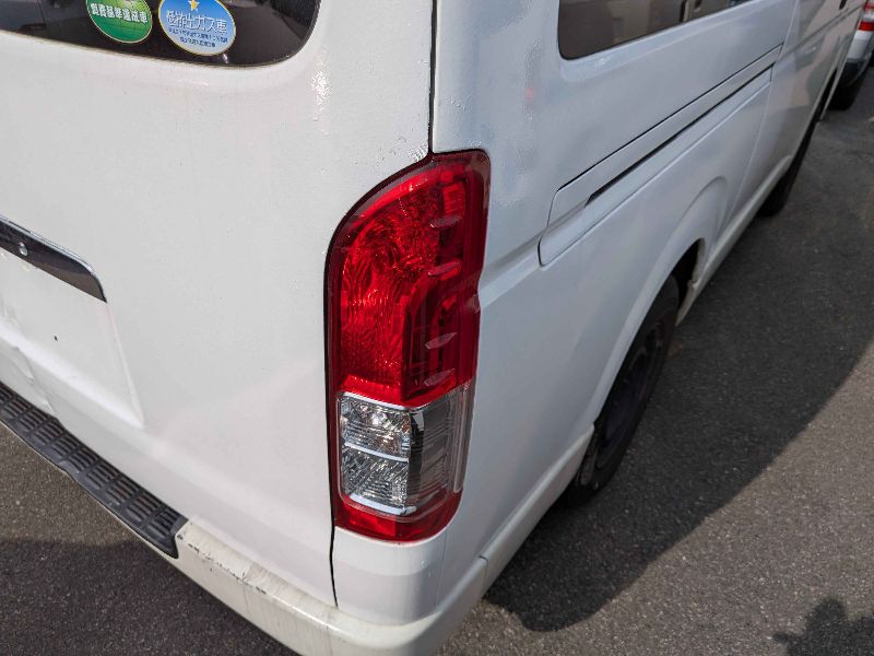  31211  TOYOTA HIACE  2017  