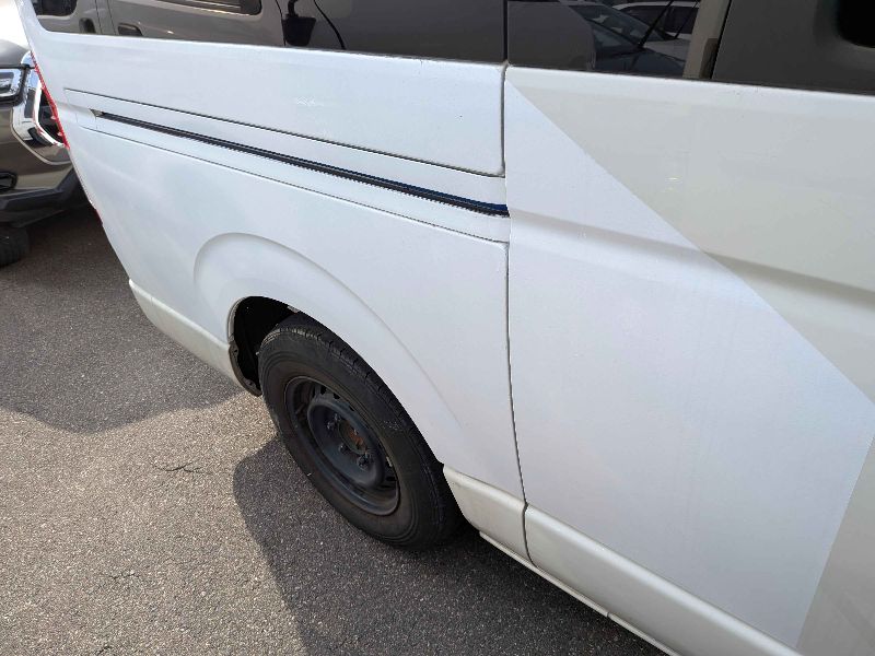 31211  TOYOTA HIACE  2017  