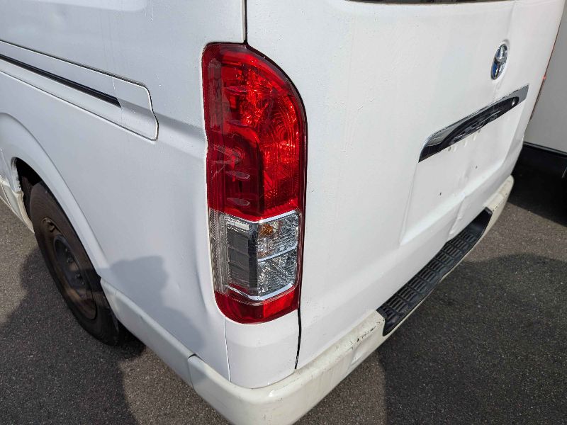  31211  TOYOTA HIACE  2017  
