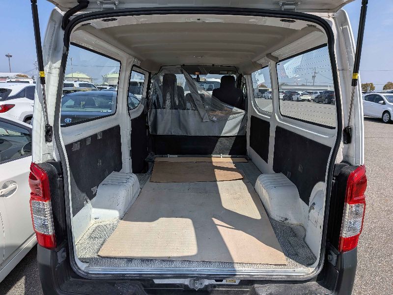  31212  NISSAN CARAVAN  2018  