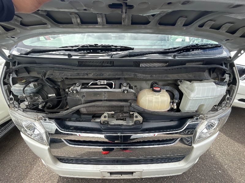 31213  TOYOTA HIACE  2016  