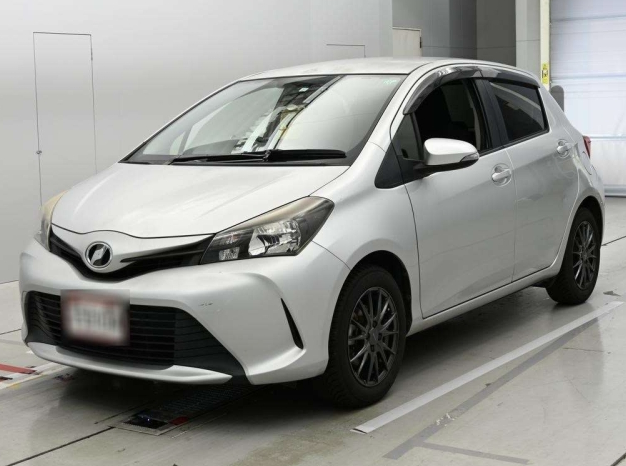  31221  TOYOTA VITZ  2017 