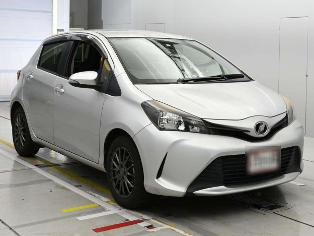  31221  TOYOTA VITZ  2017  