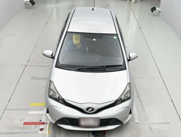  31221  TOYOTA VITZ  2017  