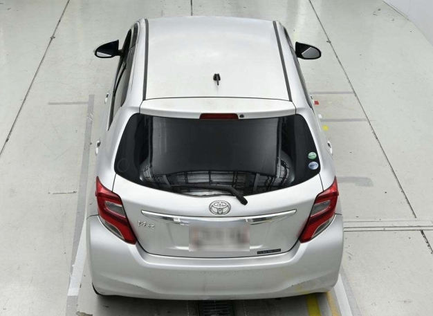  31221  TOYOTA VITZ  2017  