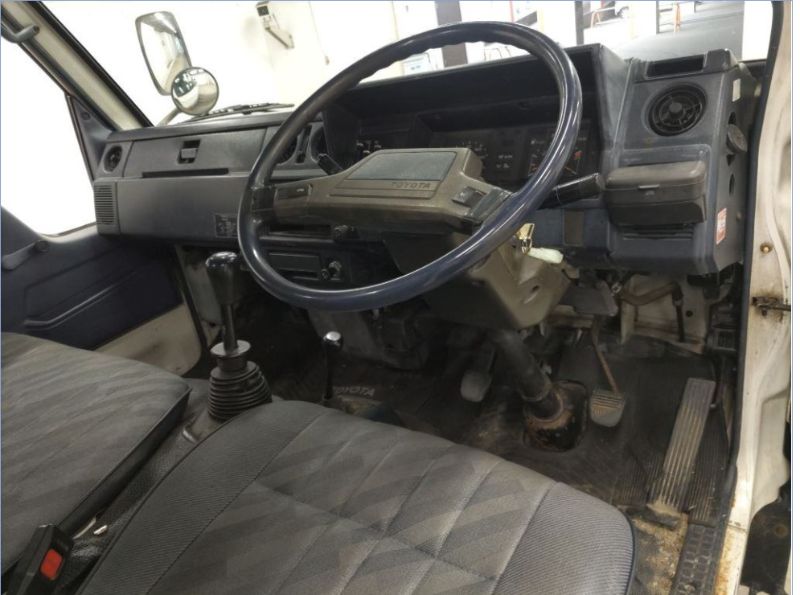  31223  TOYOTA HIACE TRUCK  1991  