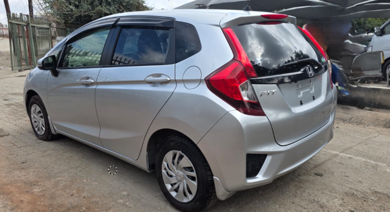  31228  HONDA FIT  2016  