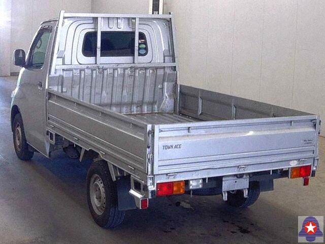  31245  TOYOTA TOWNACE  2018  