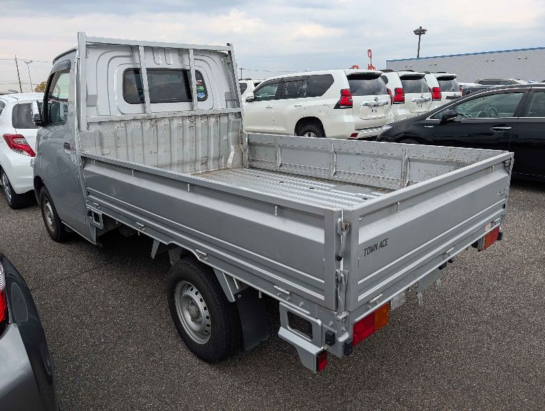  31245  TOYOTA TOWNACE  2018  