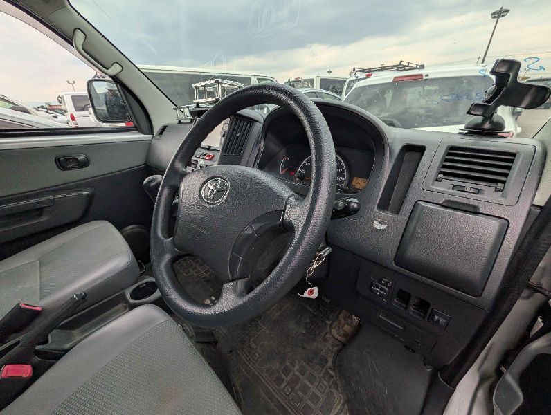  31245  TOYOTA TOWNACE  2018  