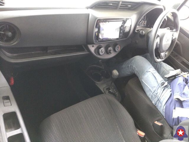  31246  TOYOTA VITZ  2017  