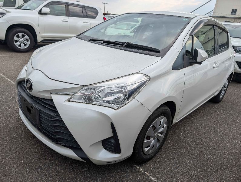  31246  TOYOTA VITZ  2017  