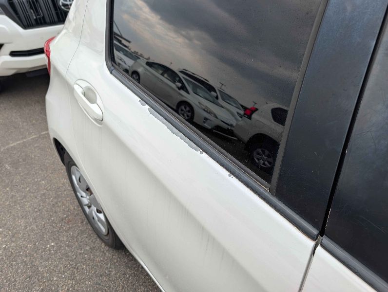  31246  TOYOTA VITZ  2017  