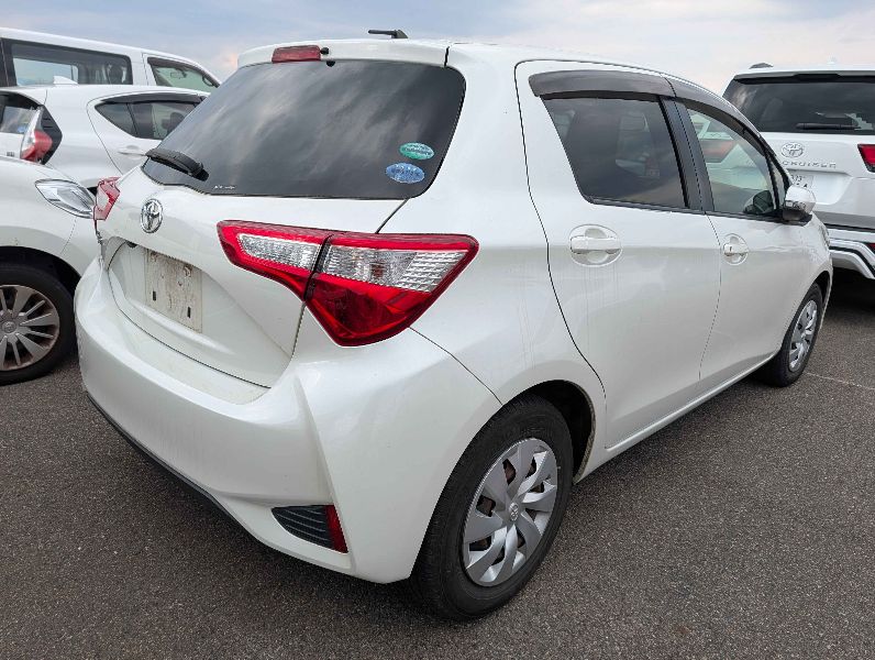  31246  TOYOTA VITZ  2017  