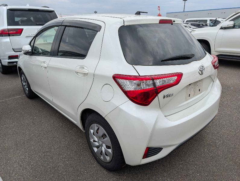  31246  TOYOTA VITZ  2017  