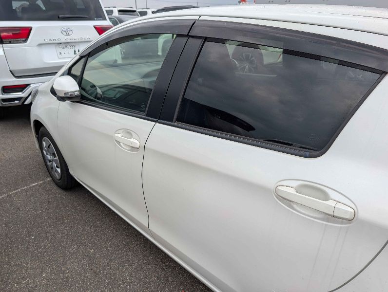  31246  TOYOTA VITZ  2017  