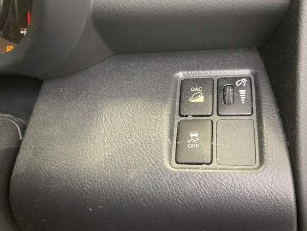  31260  TOYOTA VANGUARD  2011  