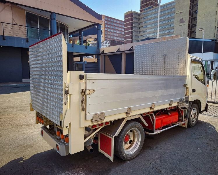  31274  TOYOTA DYNA  2000  