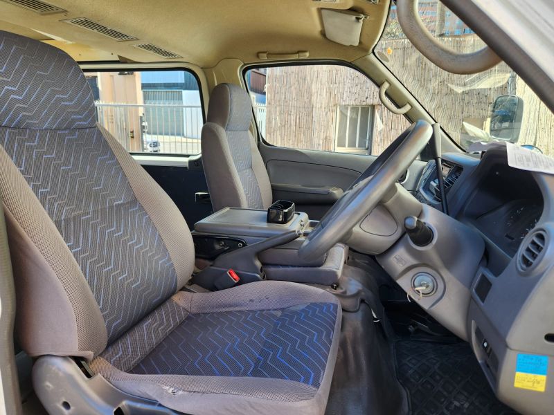  31282  NISSAN CARAVAN  2005  