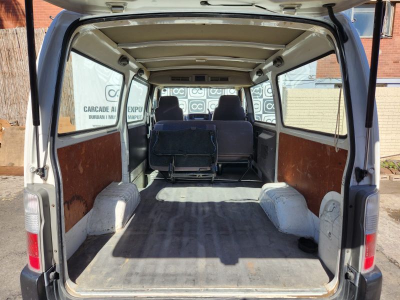  31282  NISSAN CARAVAN  2005  