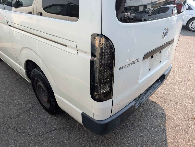  31284  TOYOTA REGIUS ACE  2017  