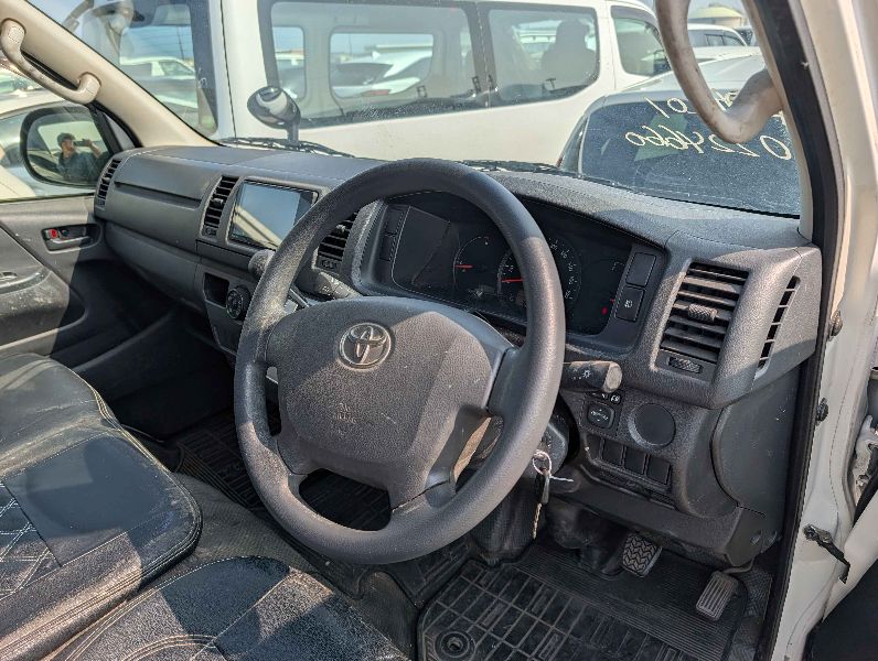  31284  TOYOTA REGIUS ACE  2017  