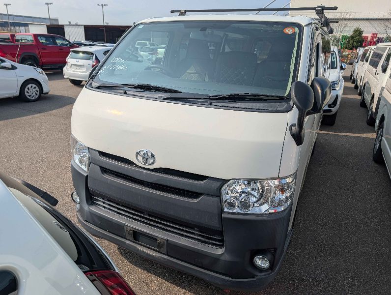  31284  TOYOTA REGIUS ACE  2017  