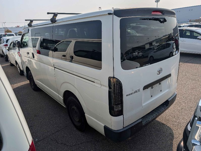  31284  TOYOTA REGIUS ACE  2017  