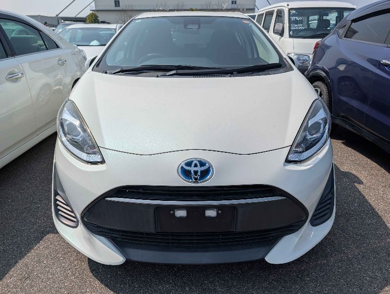  31285  TOYOTA AQUA  2018  