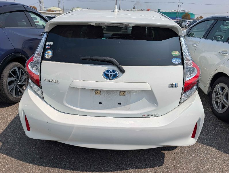  31285  TOYOTA AQUA  2018  