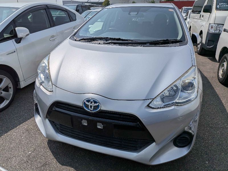  31287  TOYOTA AQUA  2017  
