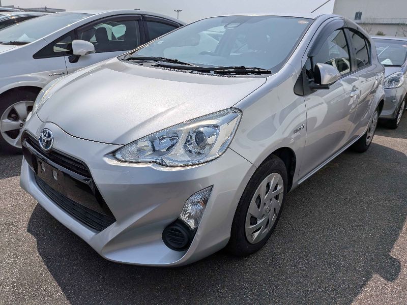  31287  TOYOTA AQUA  2017  