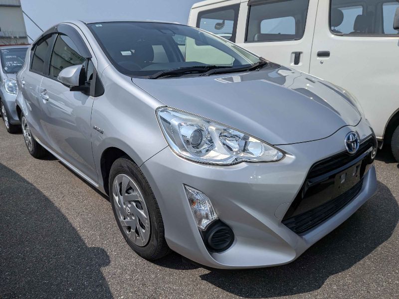 31287  TOYOTA AQUA  2017  