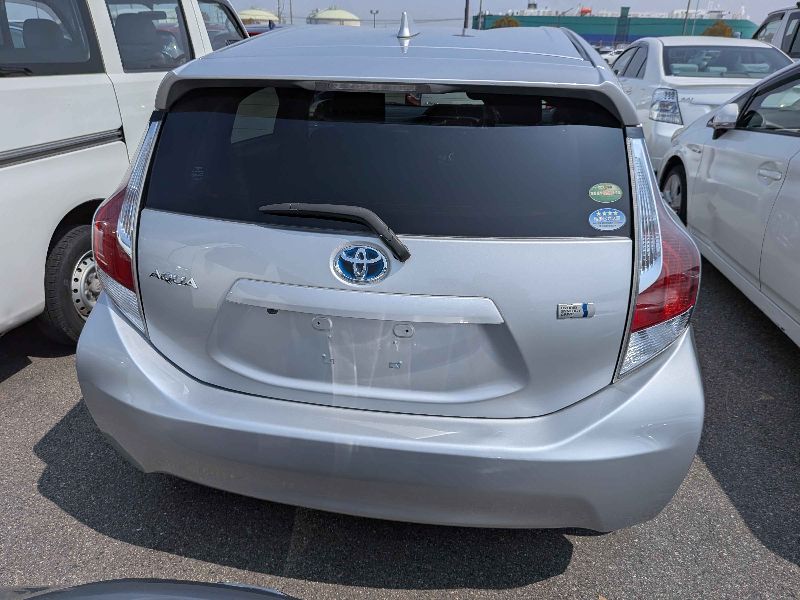  31287  TOYOTA AQUA  2017  