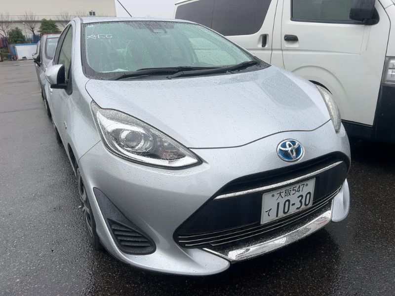  31290  TOYOTA AQUA  2017  
