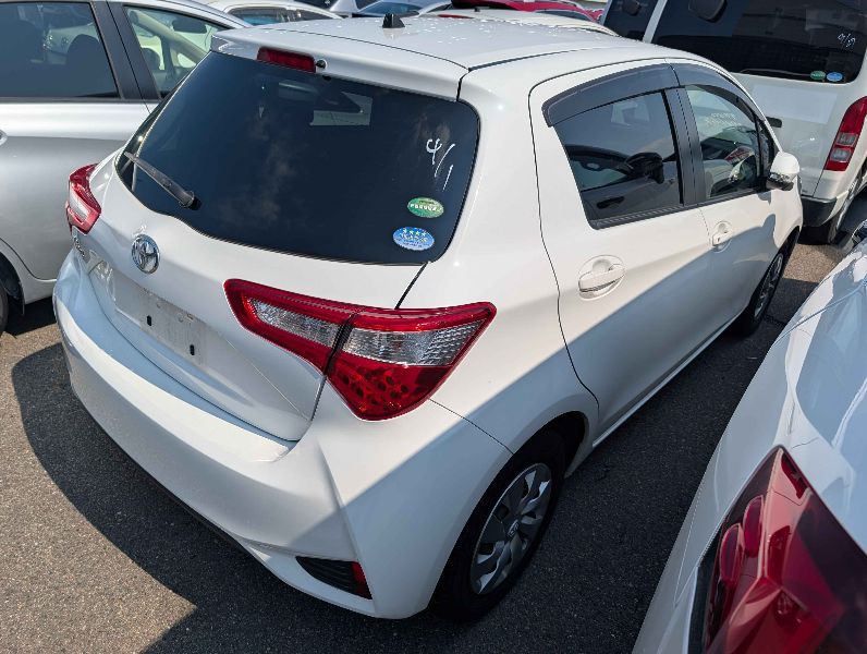  31294  TOYOTA VITZ  2017  