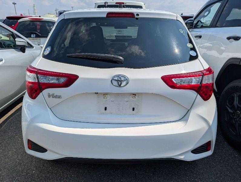  31294  TOYOTA VITZ  2017  