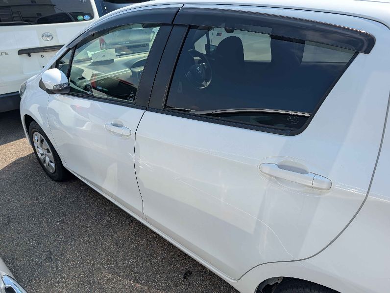  31294  TOYOTA VITZ  2017  